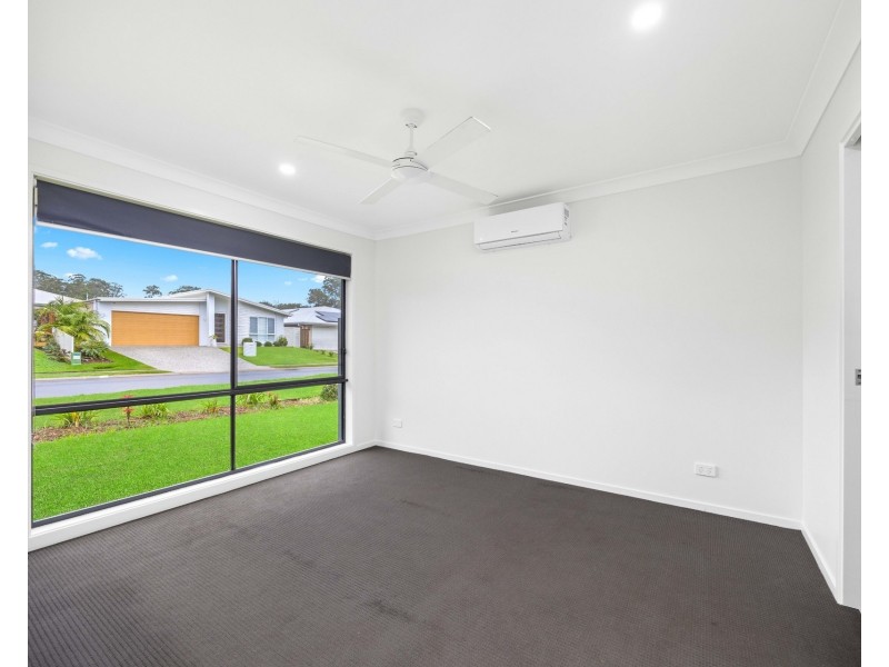 12 Strathallan Terrace, Thrumster NSW 2444