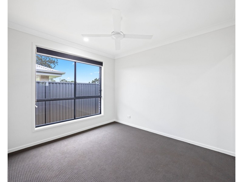 12 Strathallan Terrace, Thrumster NSW 2444