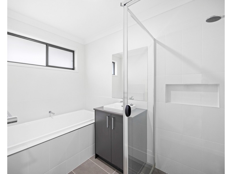 12 Strathallan Terrace, Thrumster NSW 2444