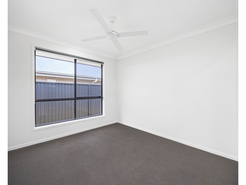 12 Strathallan Terrace, Thrumster NSW 2444