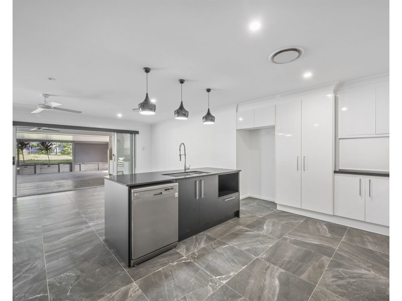 102 Capital Drive, Thrumster NSW 2444