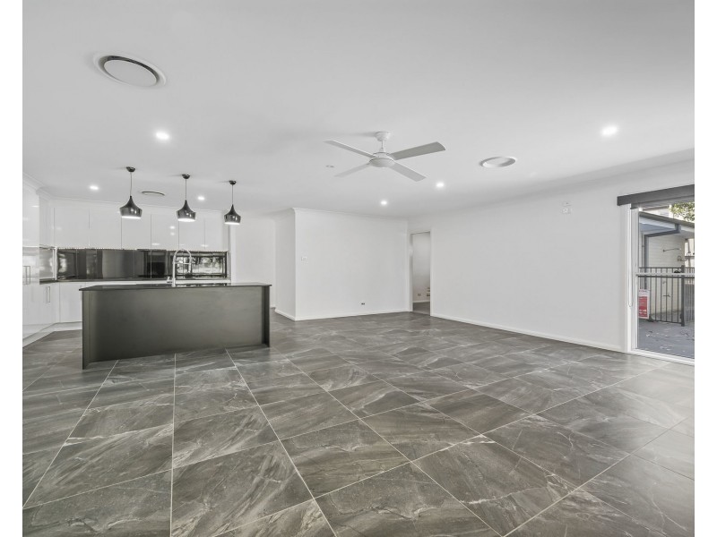102 Capital Drive, Thrumster NSW 2444