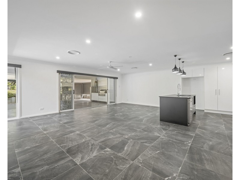 102 Capital Drive, Thrumster NSW 2444