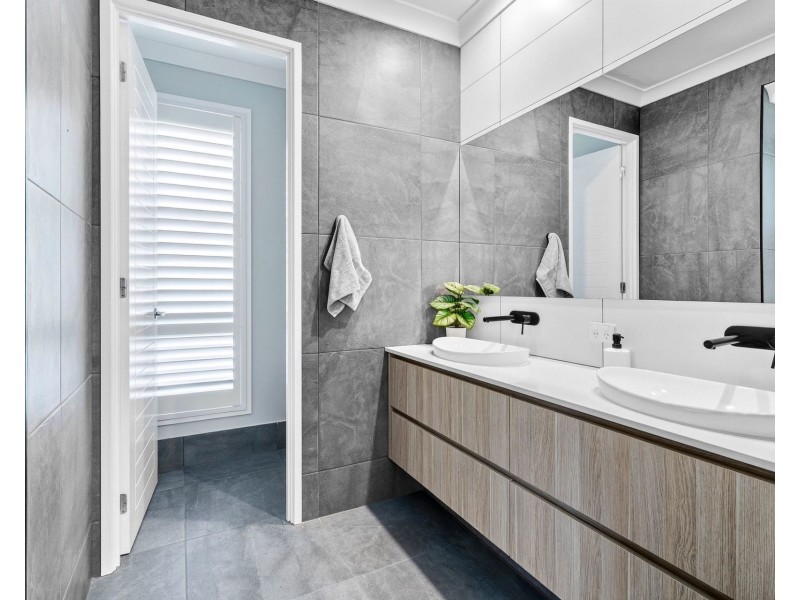 81 Sovereign Drive, Thrumster NSW 2444