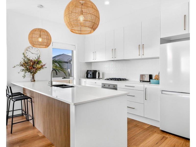 2 Hillside Place, Thrumster NSW 2444