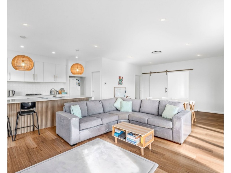 2 Hillside Place, Thrumster NSW 2444