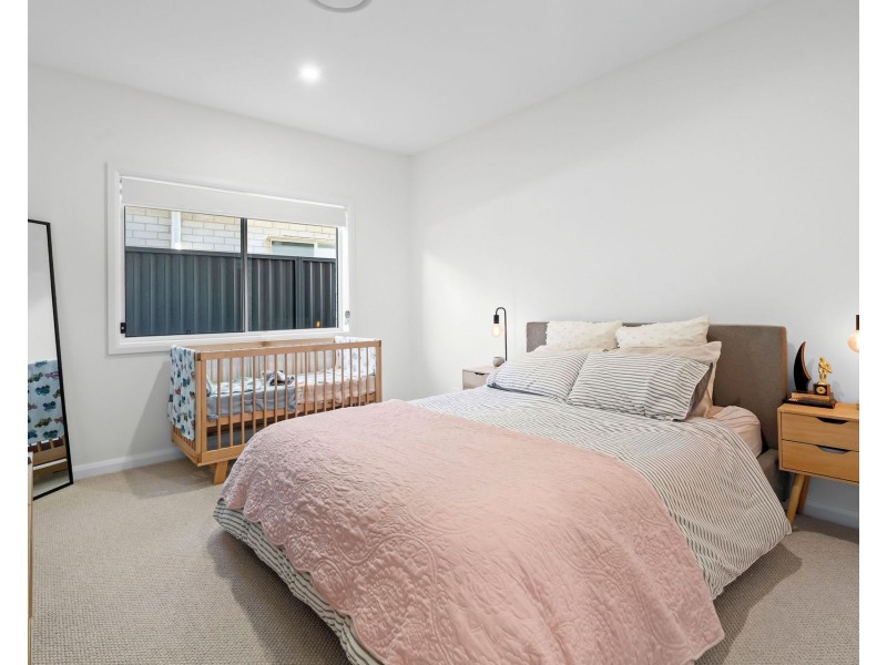 2 Hillside Place, Thrumster NSW 2444