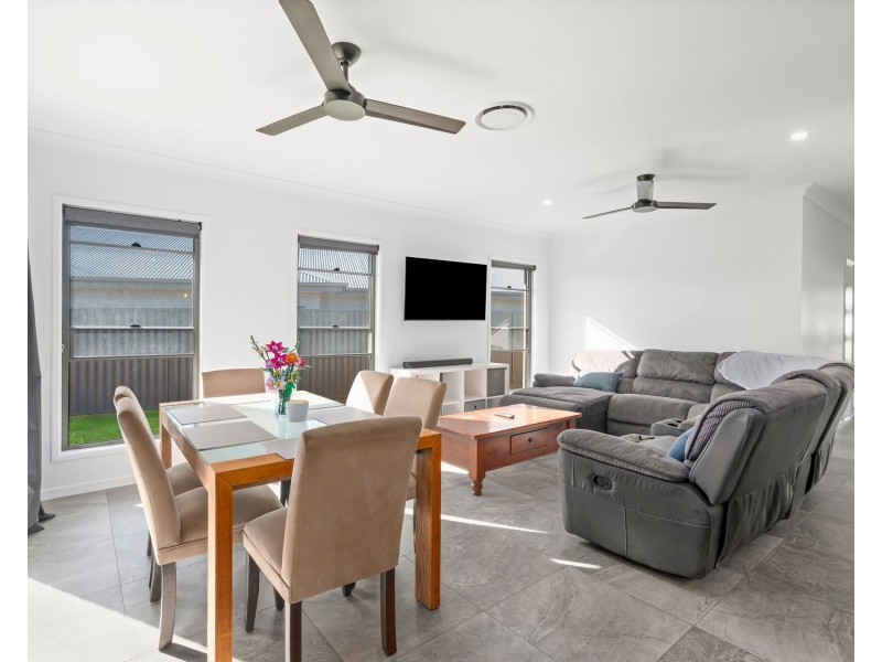 4 Murphy Street, Thrumster NSW 2444