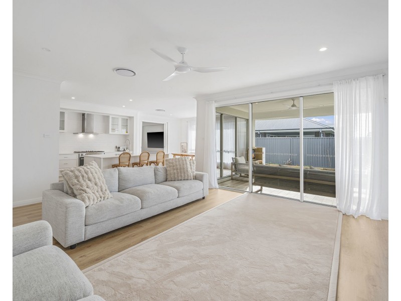 119 Neave Way, Thrumster NSW 2444