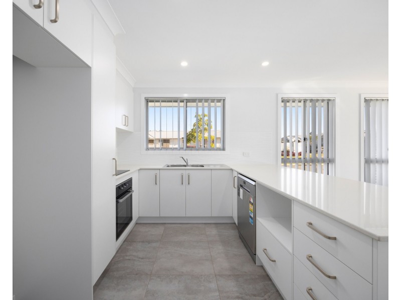 1 Pountney Avenue, Thrumster NSW 2444