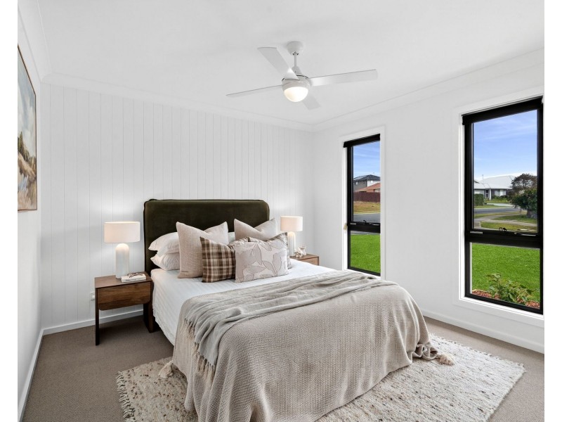 17 MacKellar Way, Thrumster NSW 2444