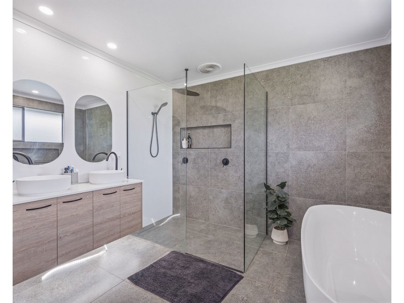 180 Hewens Road, Brombin NSW 2446