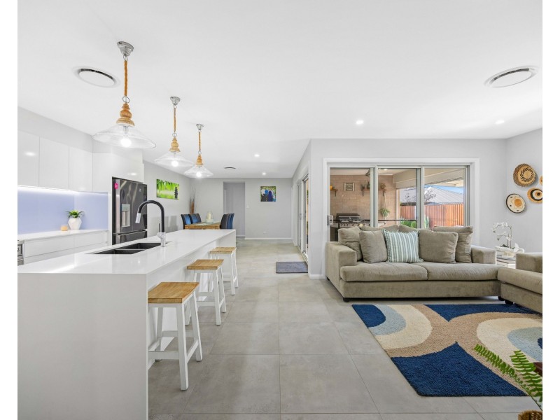 15 Day Circuit, Thrumster NSW 2444