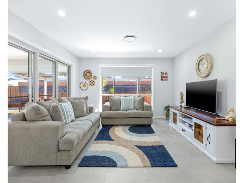 15 Day Circuit, Thrumster NSW 2444