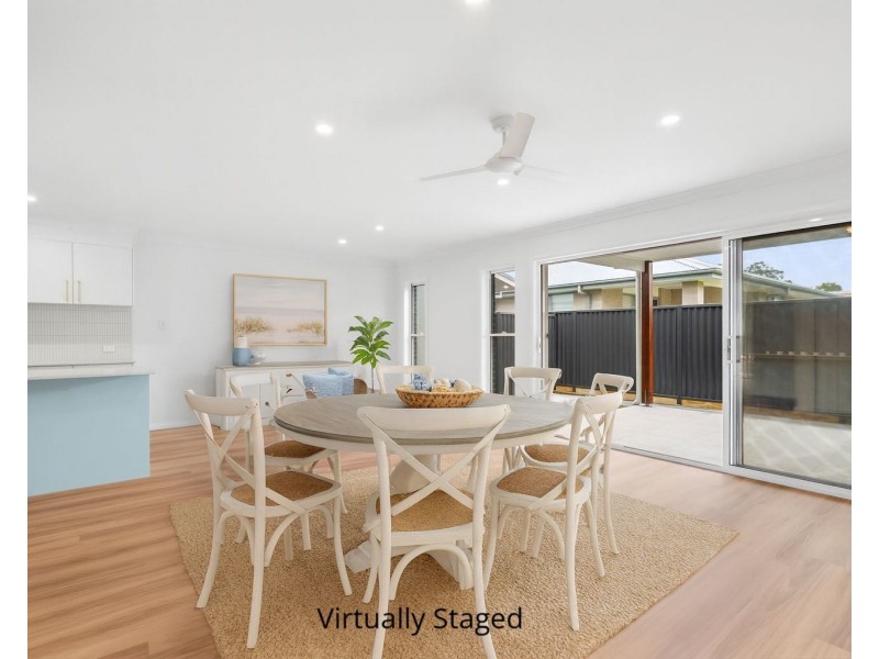 2/4 Wildwood Way, Thrumster NSW 2444
