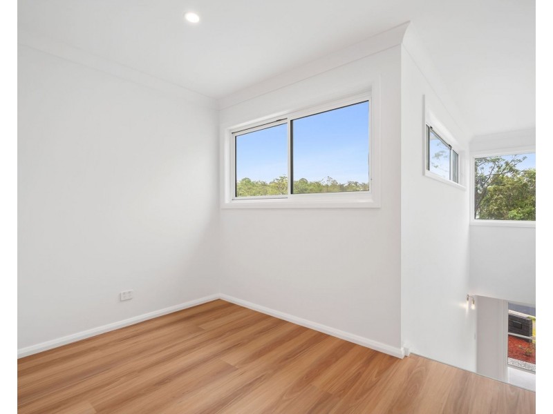 2/4 Wildwood Way, Thrumster NSW 2444