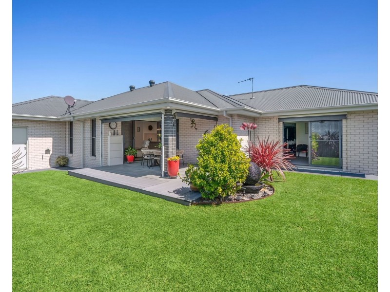 15 Scott Street, Thrumster NSW 2444