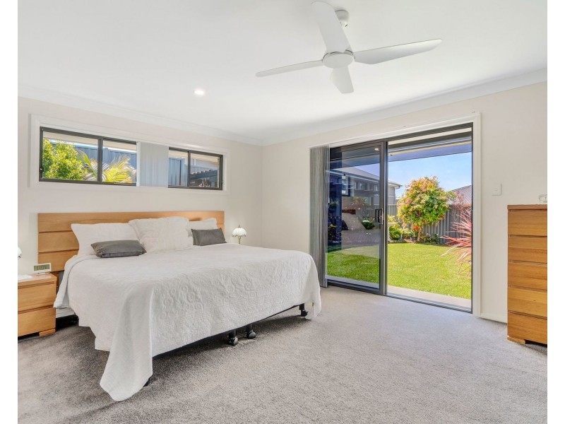 15 Scott Street, Thrumster NSW 2444