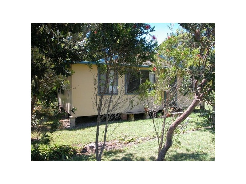 2 VINE STREET, Hat Head NSW 2440