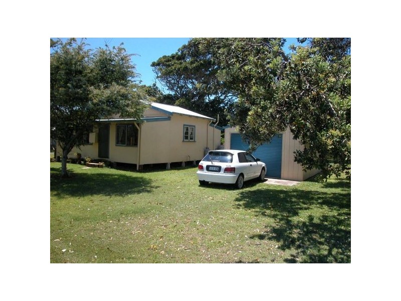 2 VINE STREET, Hat Head NSW 2440