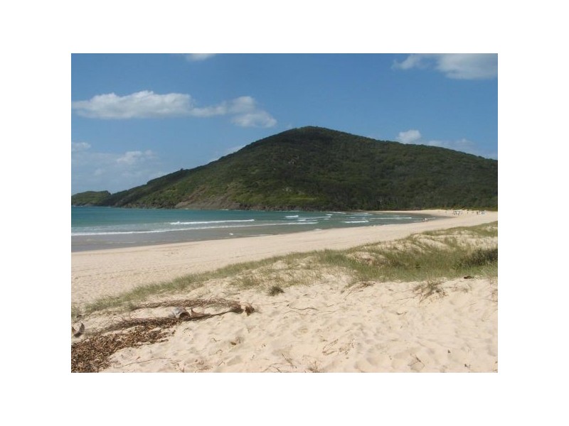 2 VINE STREET, Hat Head NSW 2440