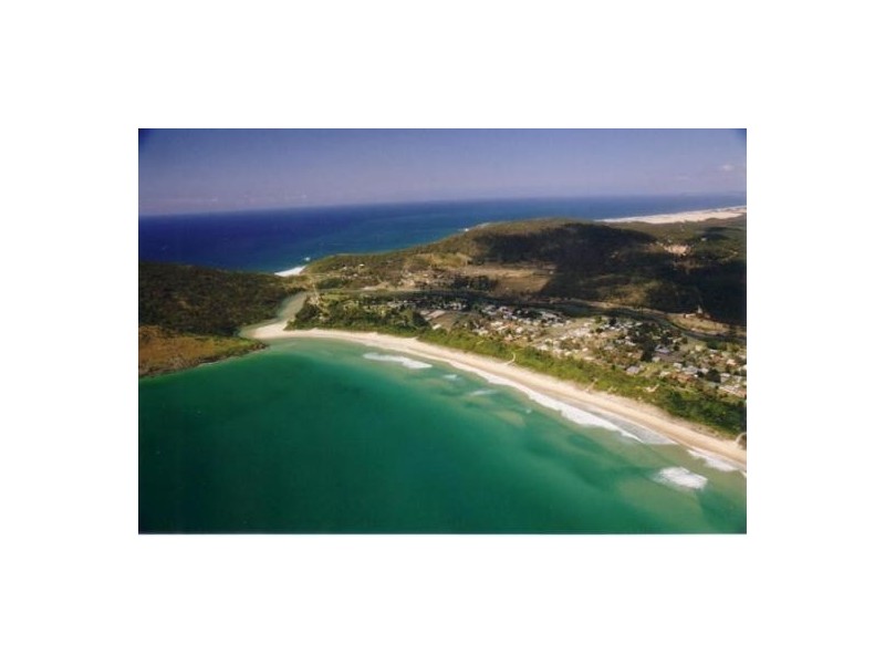 2 VINE STREET, Hat Head NSW 2440