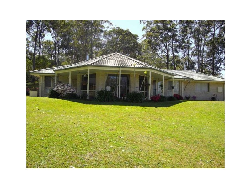 61 Neville Morton Drive, Crescent Head NSW 2440