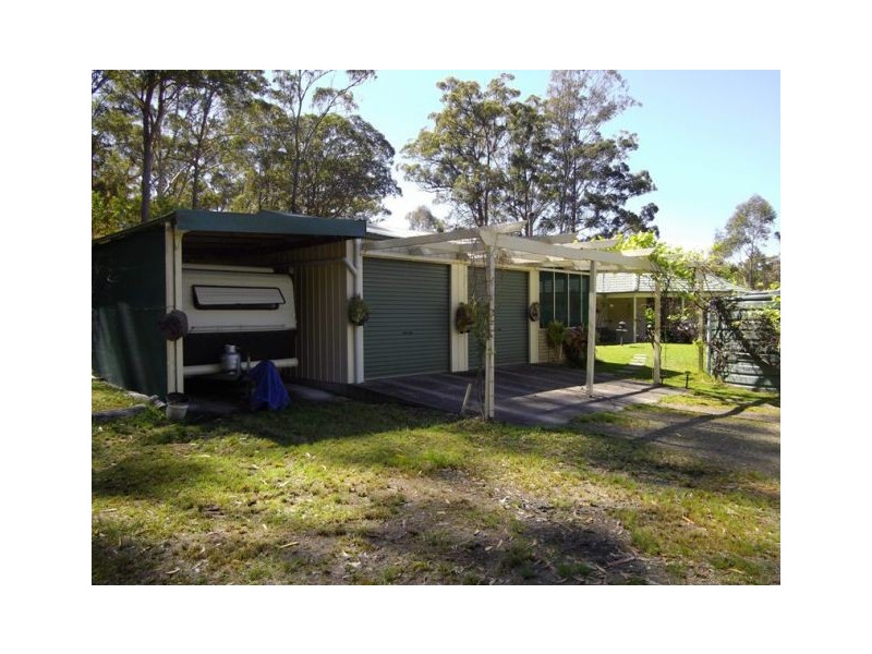 61 Neville Morton Drive, Crescent Head NSW 2440