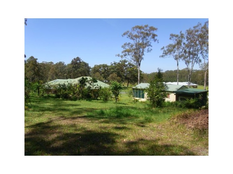 61 Neville Morton Drive, Crescent Head NSW 2440