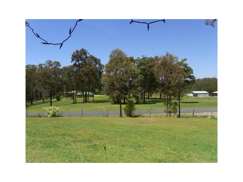 61 Neville Morton Drive, Crescent Head NSW 2440