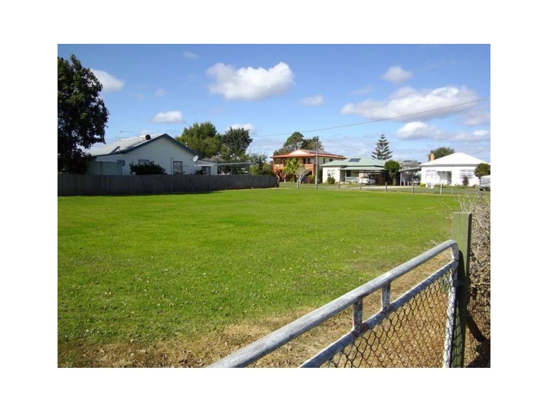 18 Vincent Avenue & 1B Verge Street, Smithtown NSW 2440