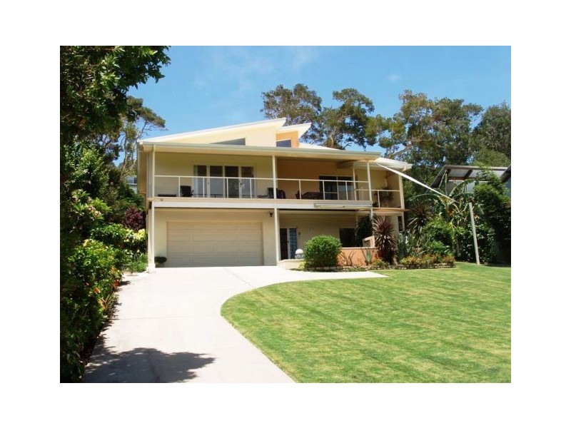 12 Home Street, Hat Head NSW 2440