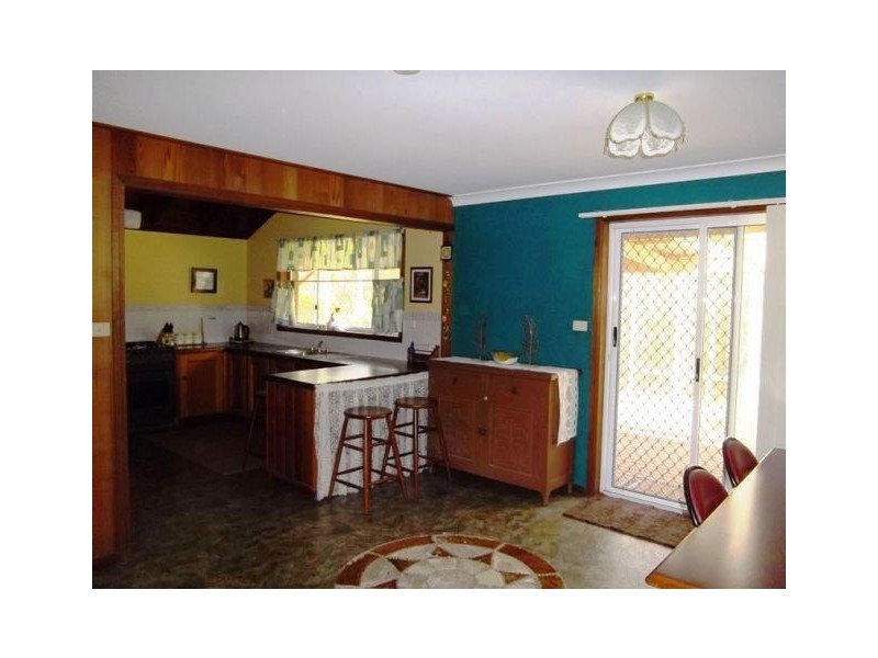 64 Hillview Drive West End, Kempsey NSW 2440