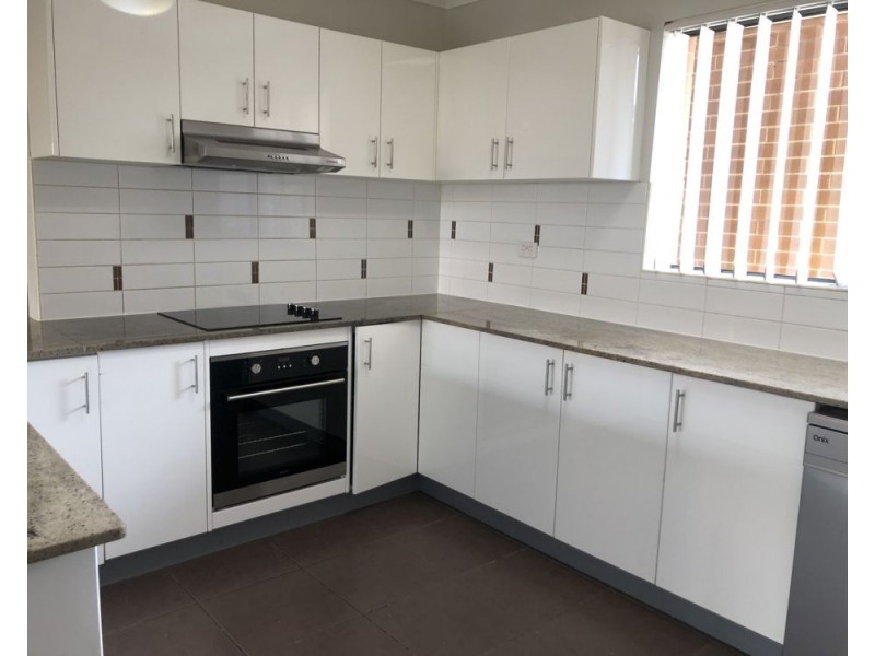 8/5-7 Cornelia Road, Toongabbie NSW 2146