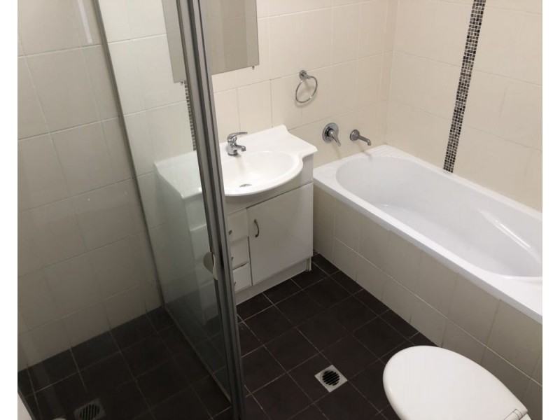 8/5-7 Cornelia Road, Toongabbie NSW 2146