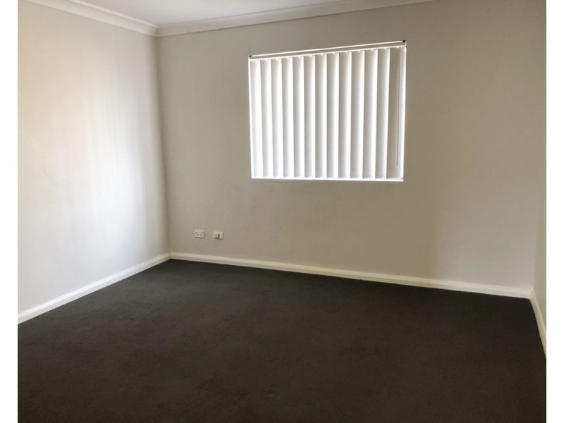 8/5-7 Cornelia Road, Toongabbie NSW 2146