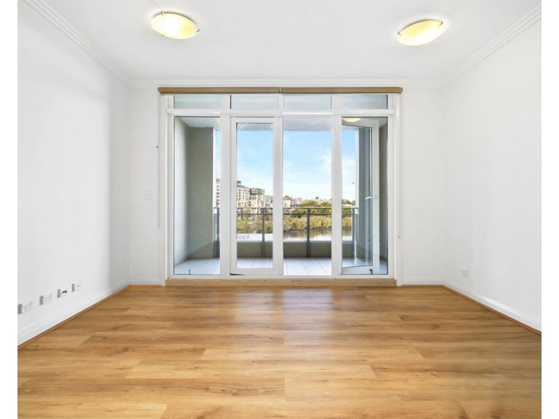 28/1 Bay Drive, Meadowbank NSW 2114