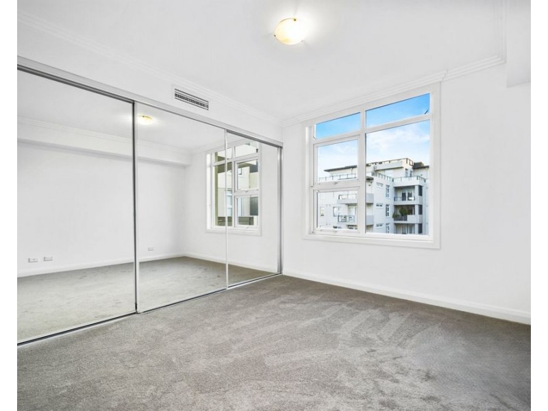 28/1 Bay Drive, Meadowbank NSW 2114