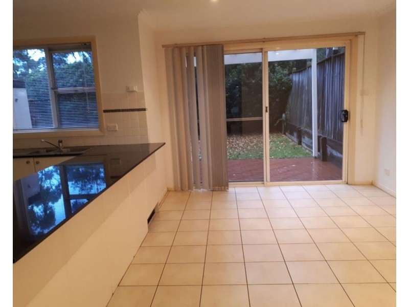 6 Governors Way, Oatlands NSW 2117