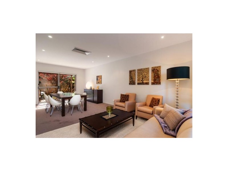 6 Strathroy Close, Cabarita NSW 2137