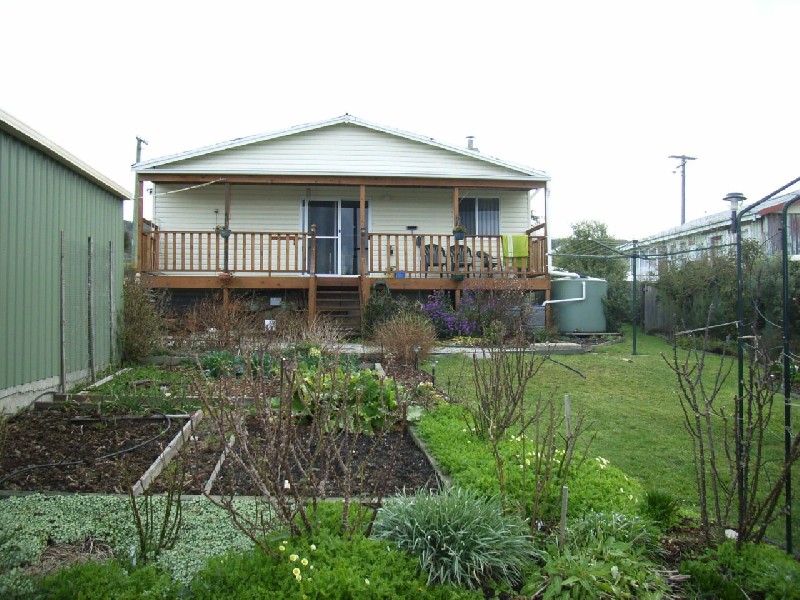 8 Bell Street, Beaconsfield TAS 7270