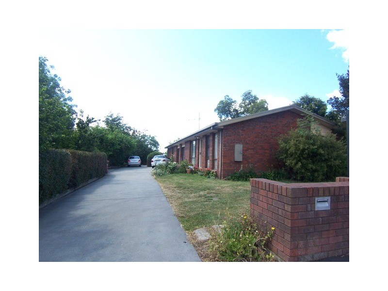 2/16 Station Road, St Leonards TAS 7250