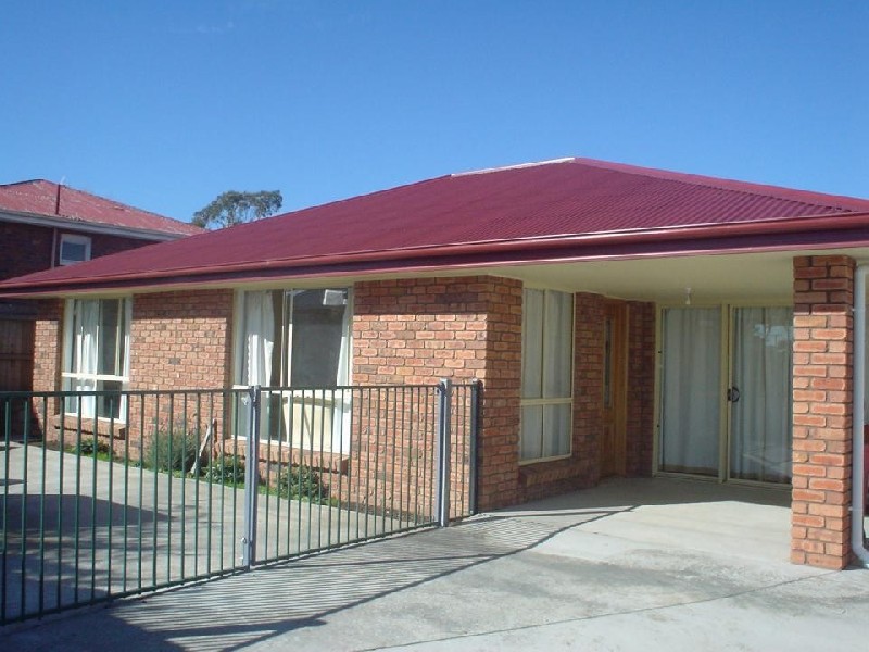 1/81 Tompsons Lane, Newnham TAS 7248