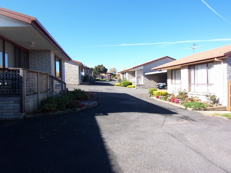 3/10 Teal Court, Newnham TAS 7248