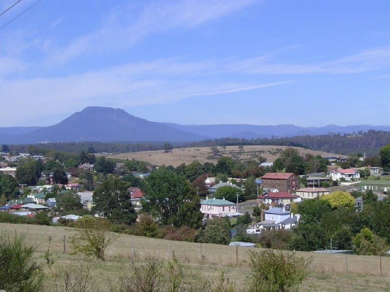 2/61 Westbury Place, Deloraine TAS 7304