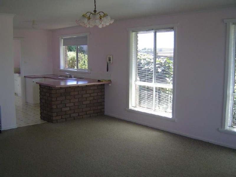 2/61 Westbury Place, Deloraine TAS 7304