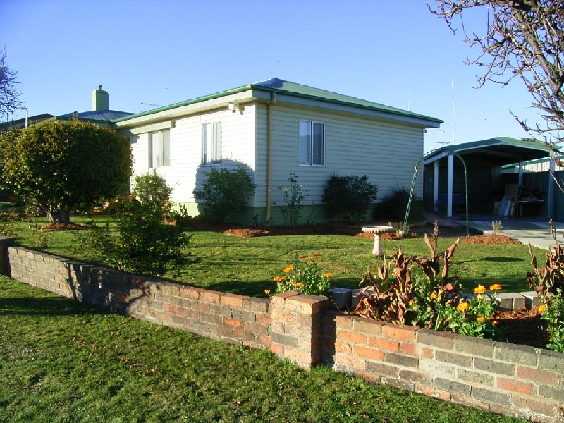4 Cook Crescent, Mayfield TAS 7248