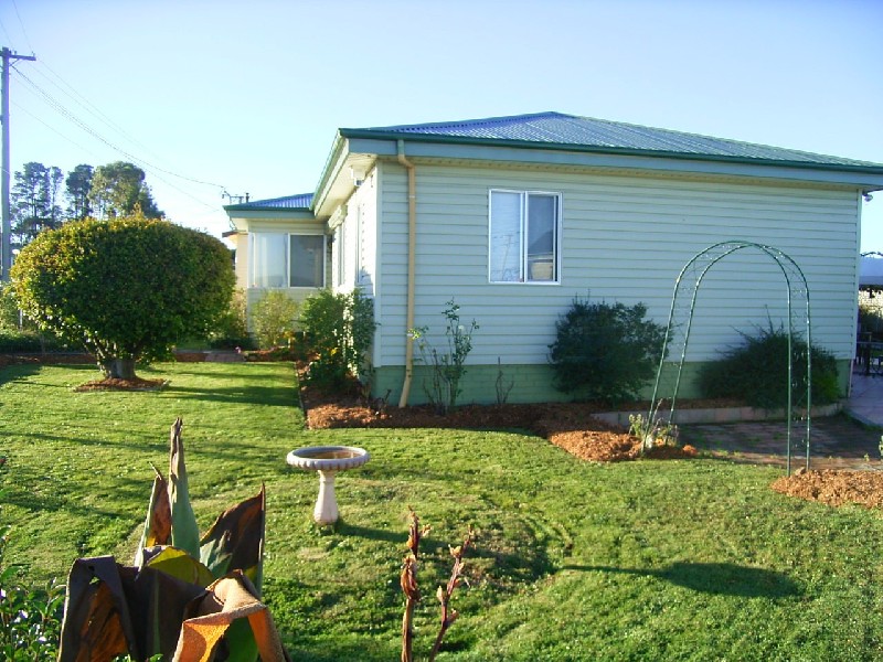 4 Cook Crescent, Mayfield TAS 7248