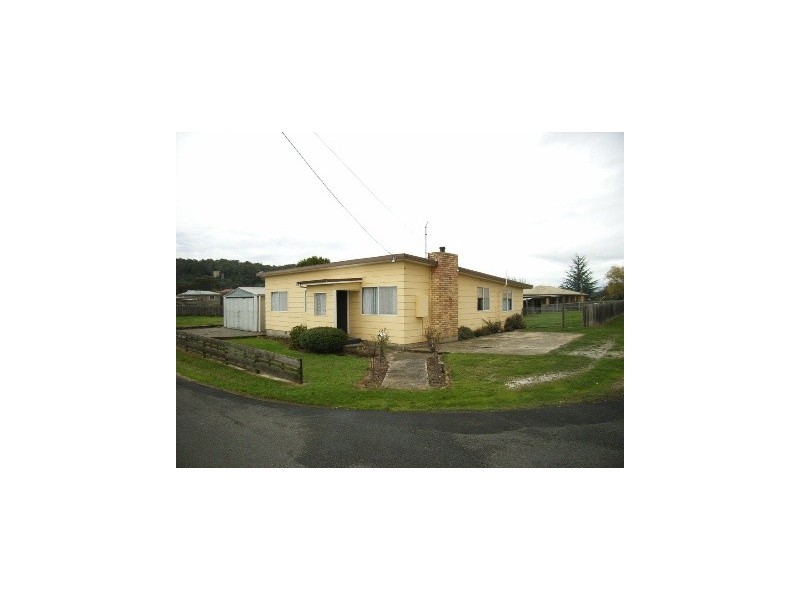 13 Archer Street, Beaconsfield TAS 7270