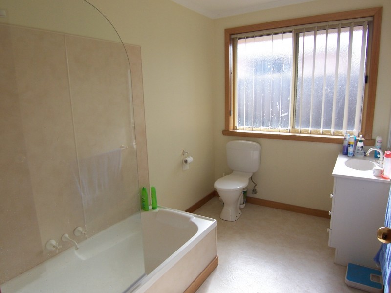 1/51 Parklands Parade, Newnham TAS 7248